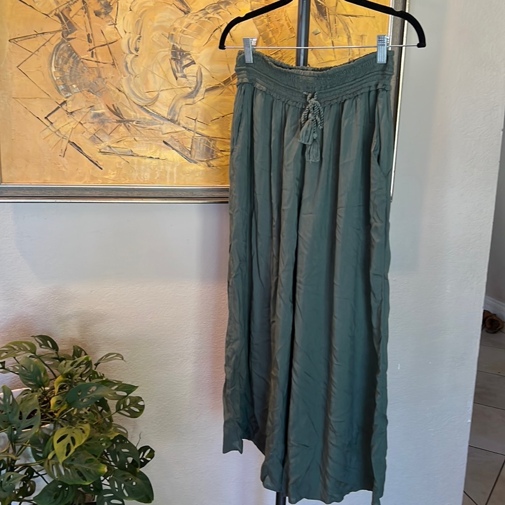 Aritzia Wide Leg Pants in Olive Green